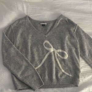 American Eagle Outfitters Gray V-Neck Sweater with White Bow